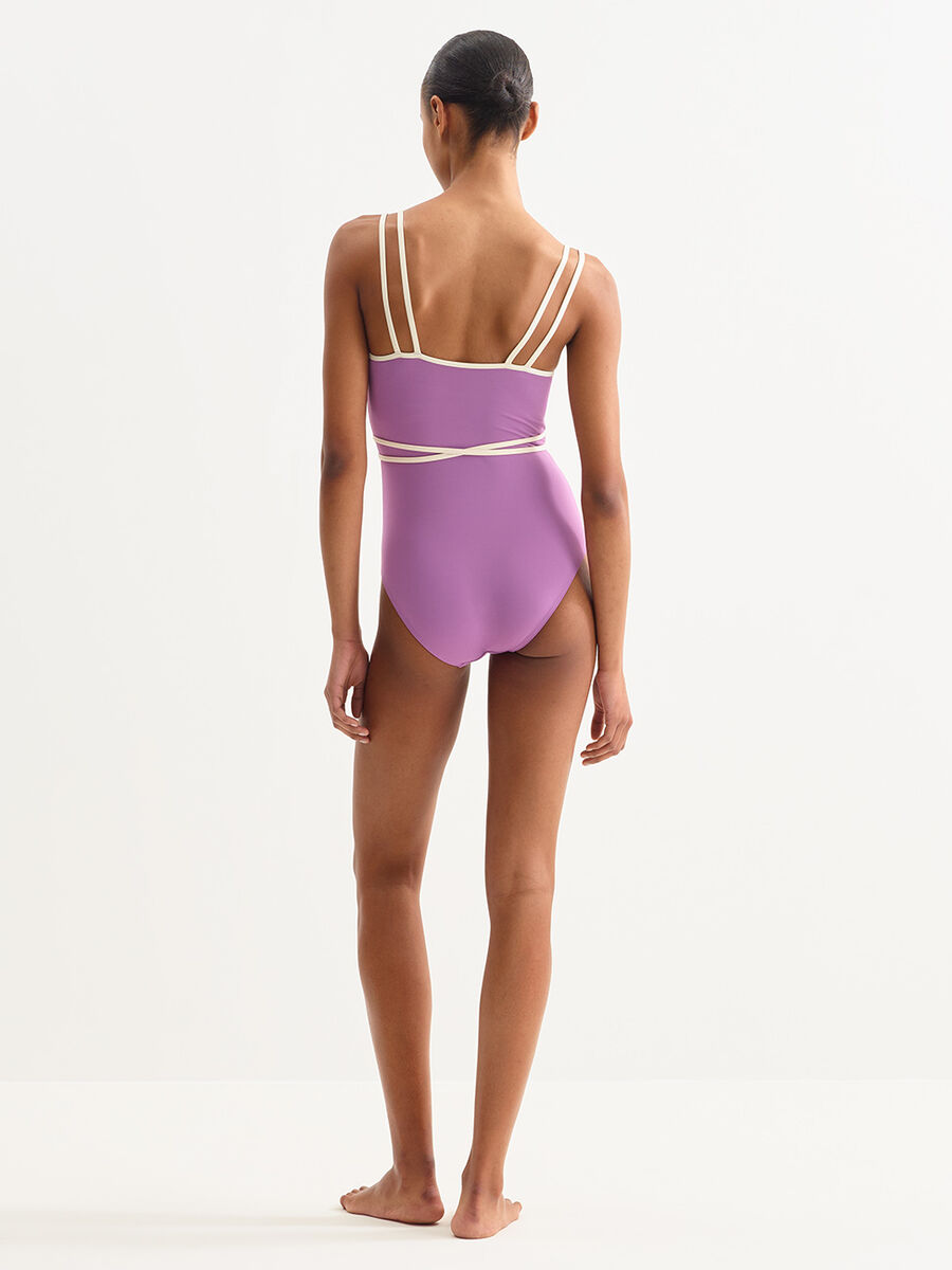 Gia Sophisticated one-piece standard view NaN