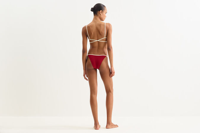 Pat Low-cut bikini standard view 2