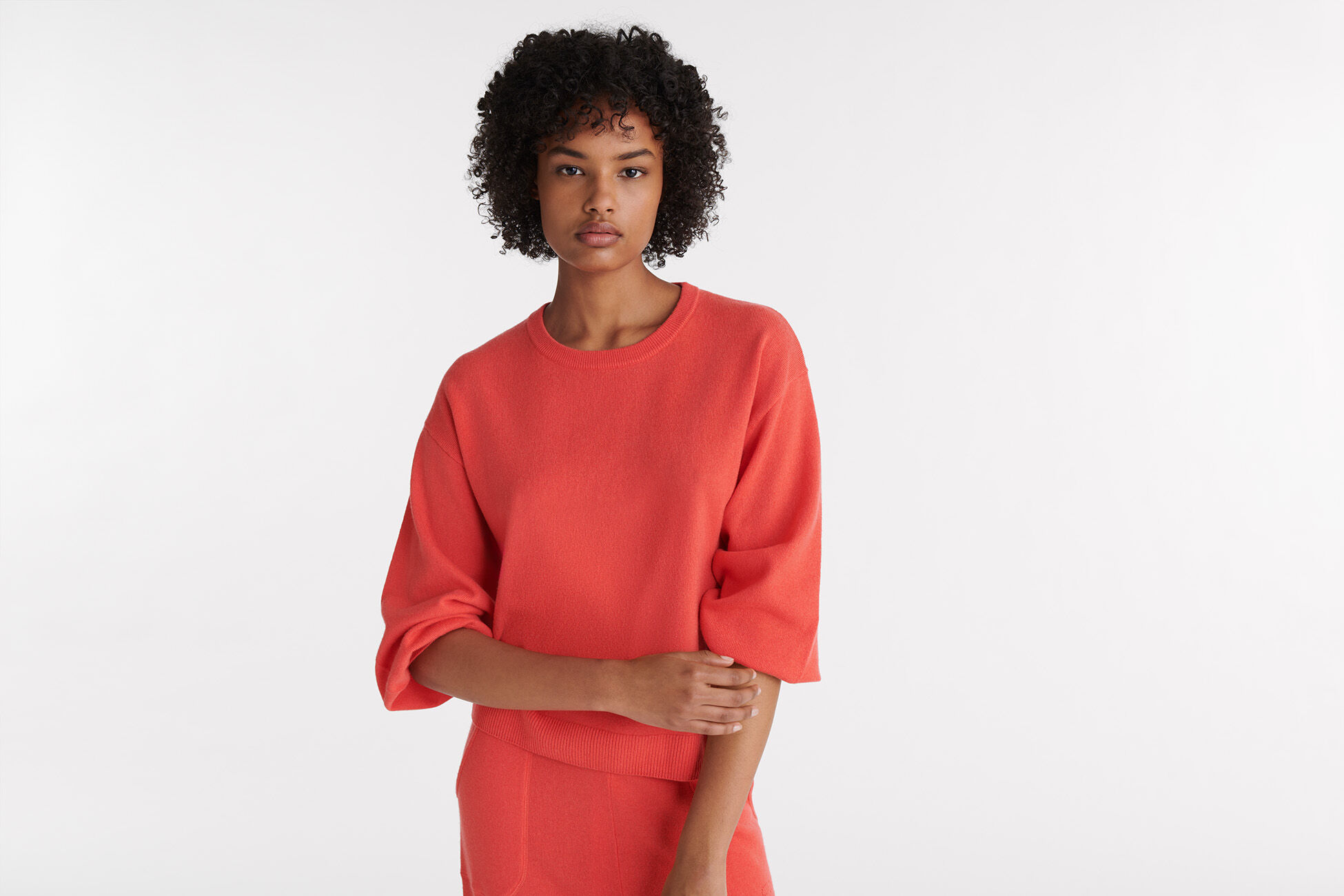 Famous Sweater standard view �