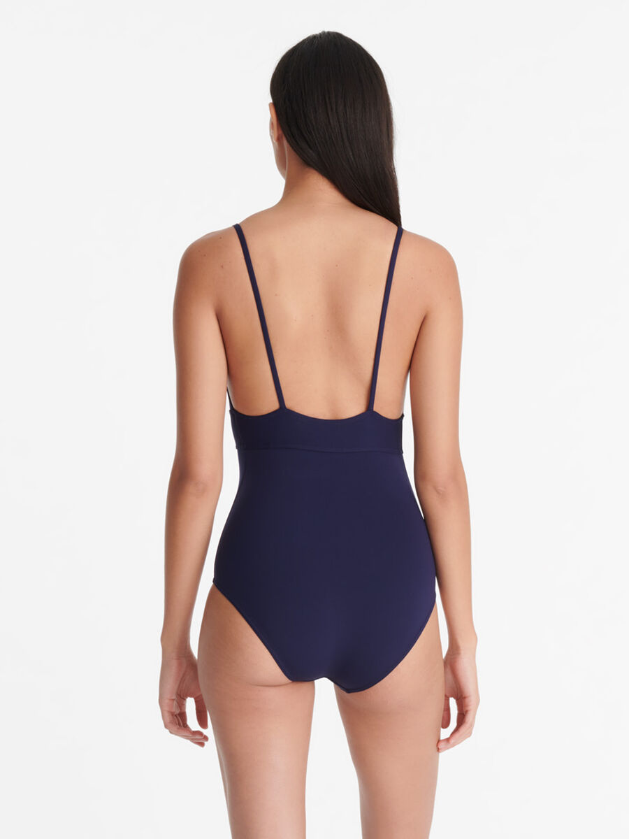 Larcin Triangle one-piece standard view NaN