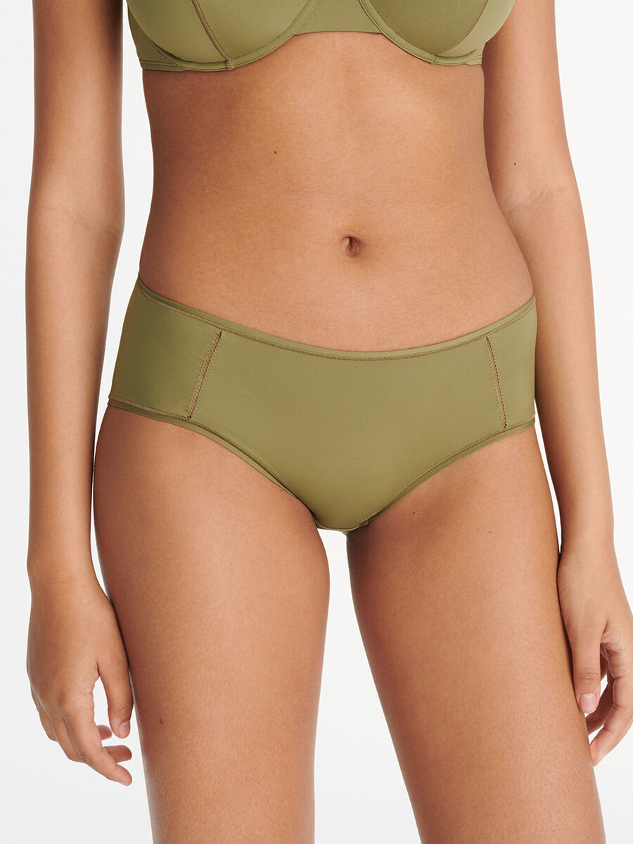 Monica soyeuse Shorty standard vista NaN