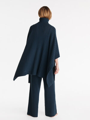 Magnifique Poncho standard view 2