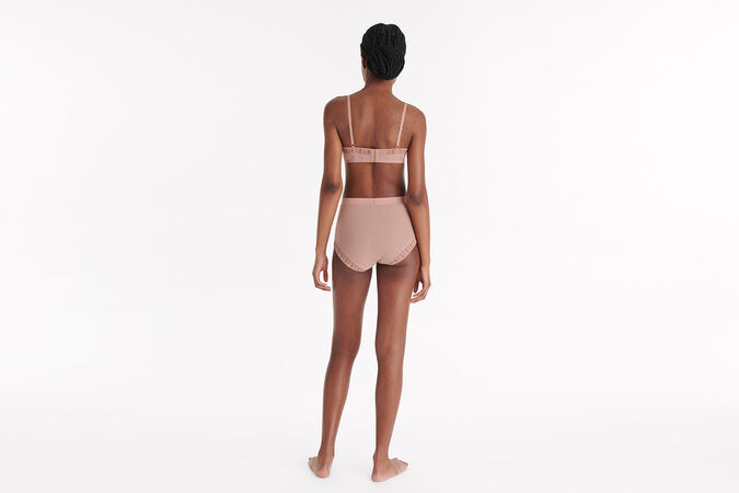 Subtil Bragas altas Vista est&aacute;ndar 3