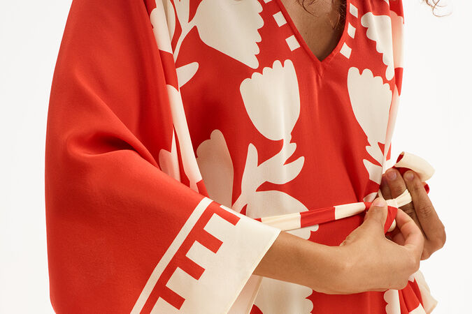 Holi Kaftan standard view 3