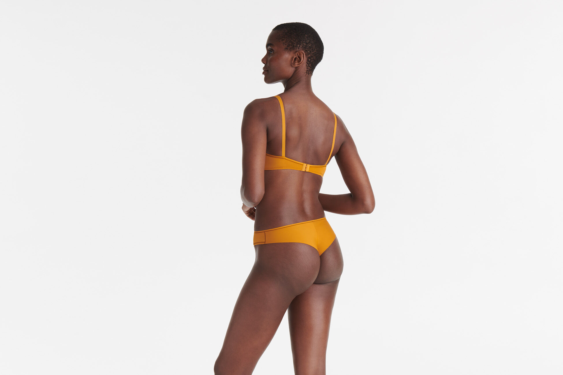 Mika soyeuse Tanga standard view �
