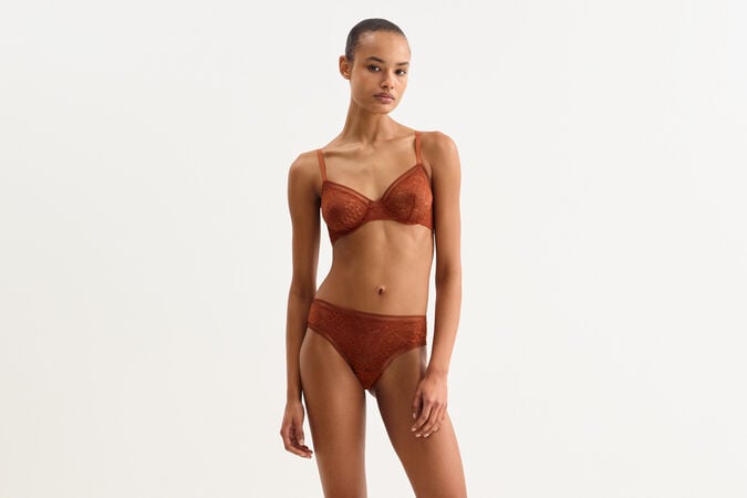 Cerise Full-cup bra standard view 3