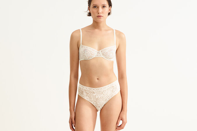 Majestueuse Demi-cup bra standard view 3