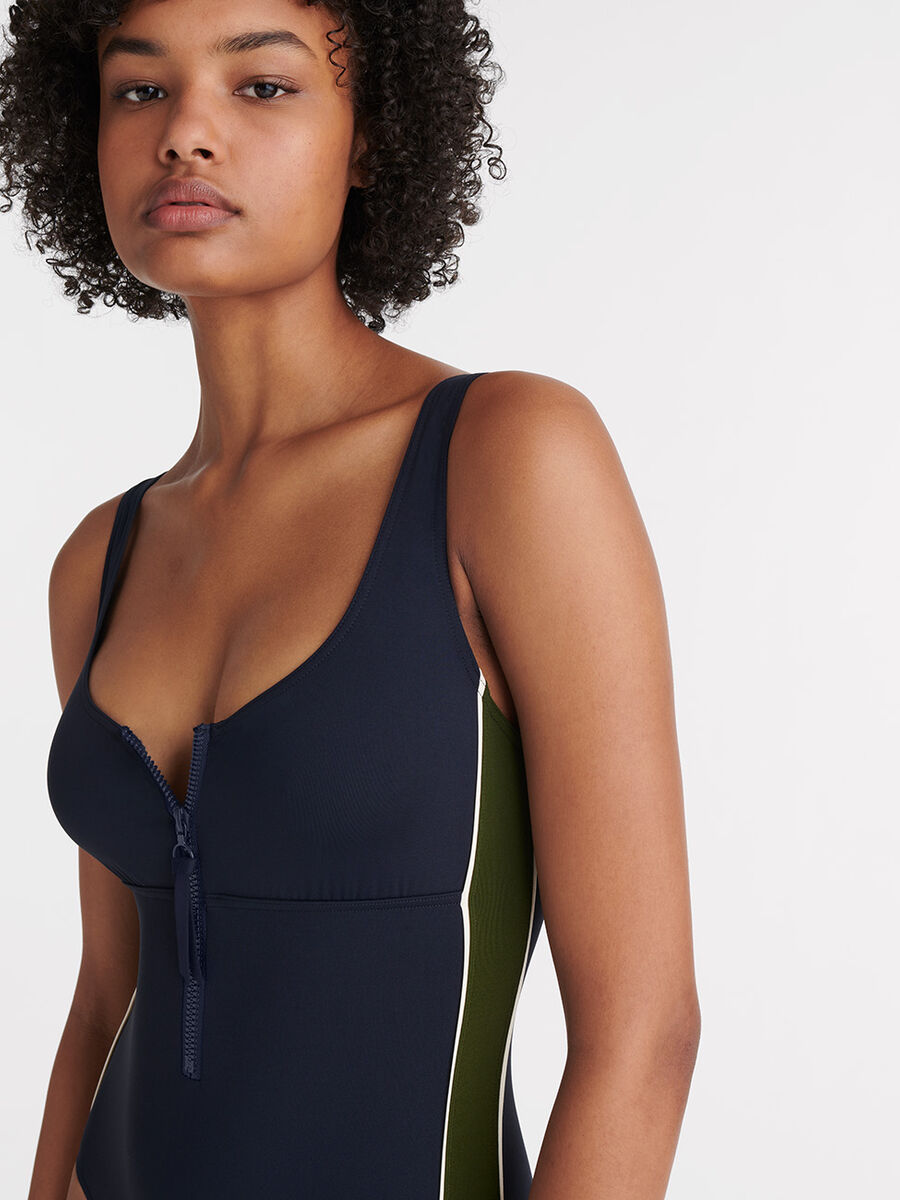 Tribune Tank one-piece standard view �