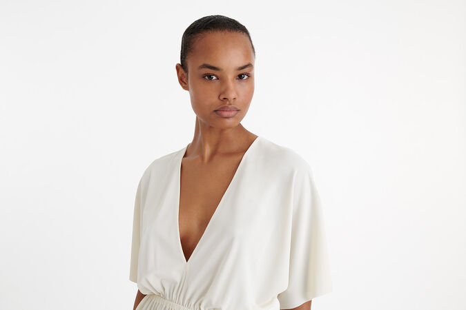 Naia Abito corto standard vista 3