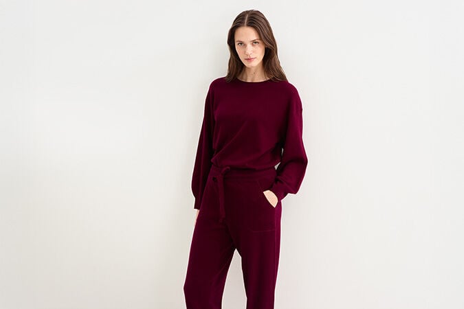 Famous Sweater standard view 2 out of 3