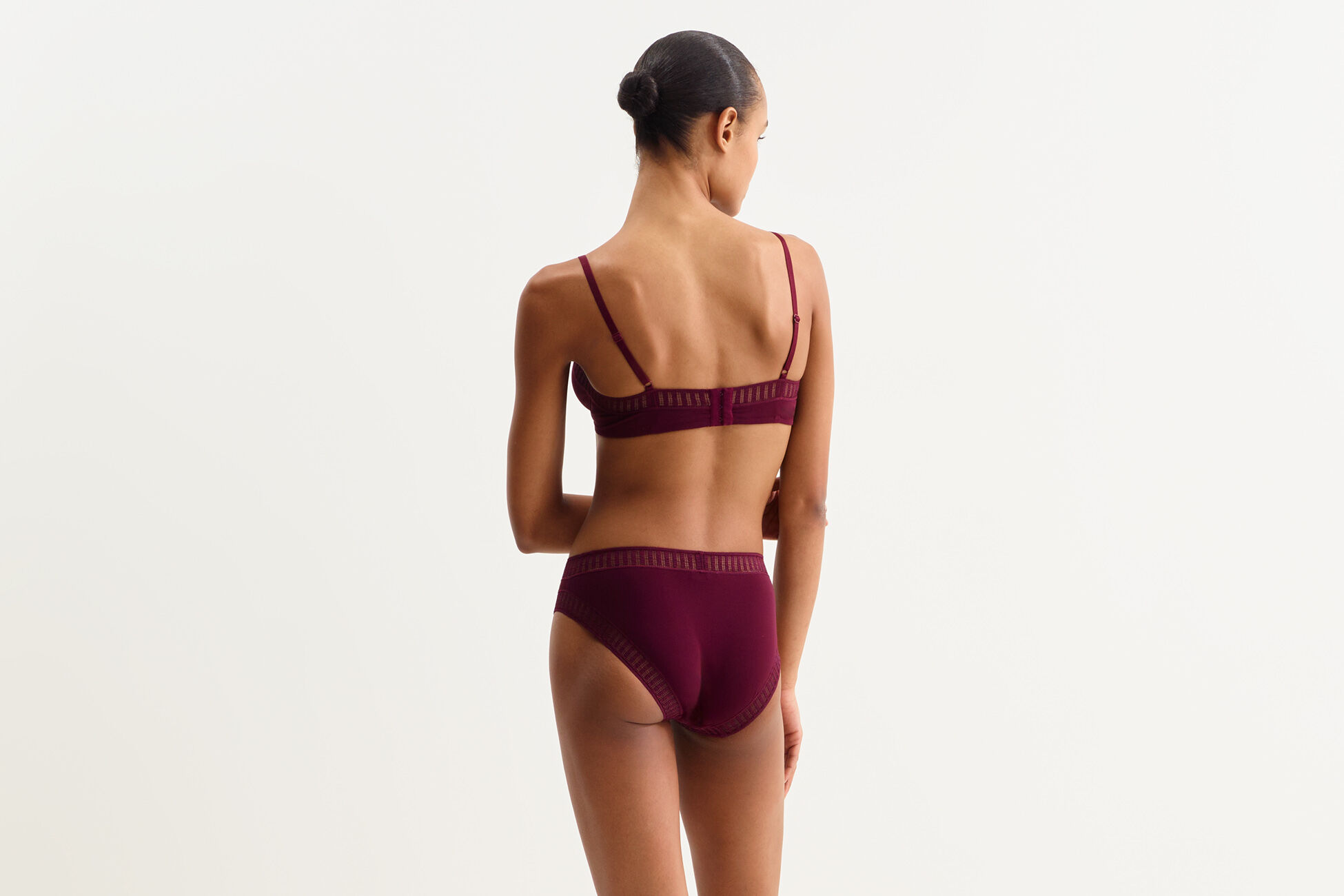 Paulette graph Full-cup bra standard view NaN