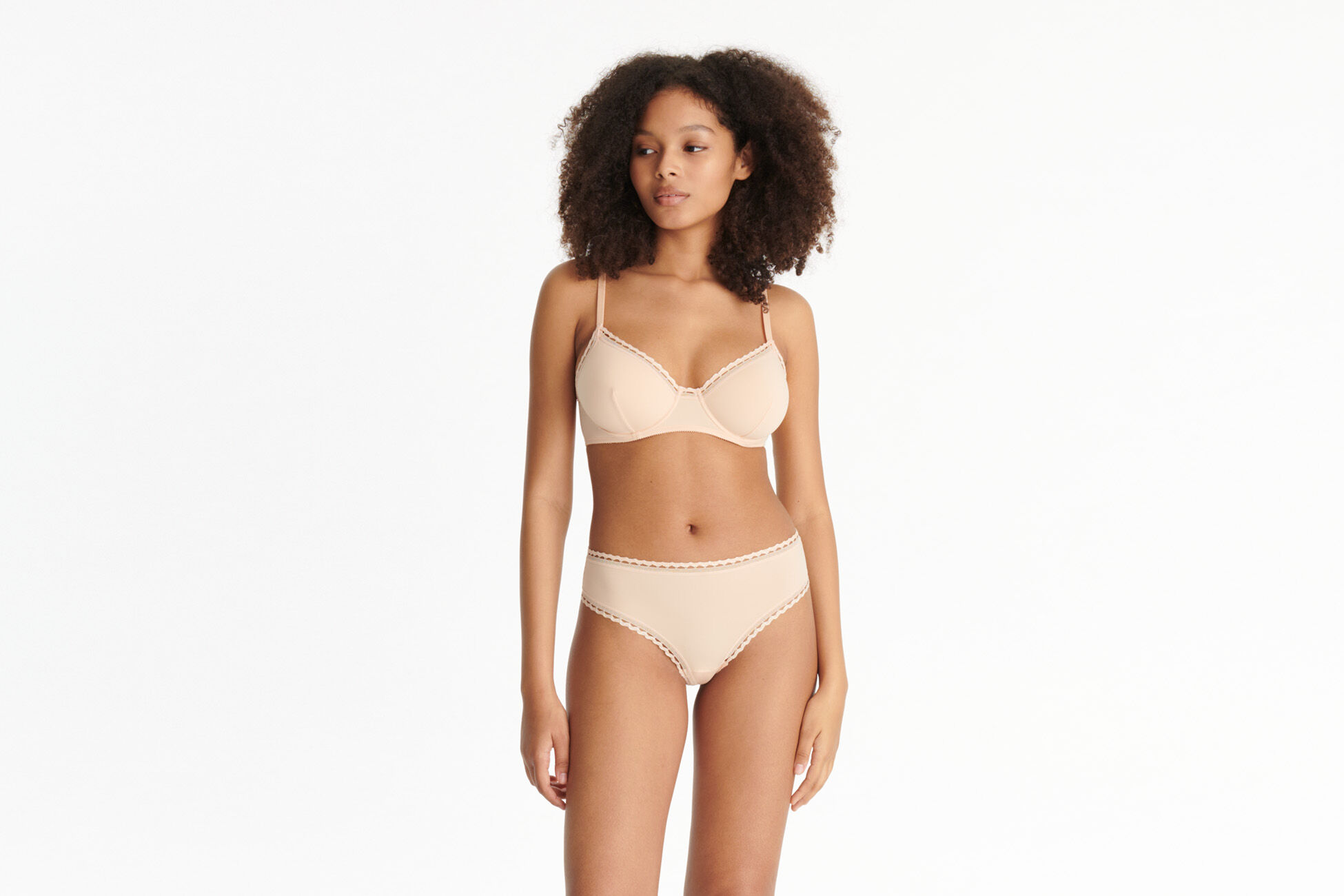 Flow Full-cup bra standard view NaN