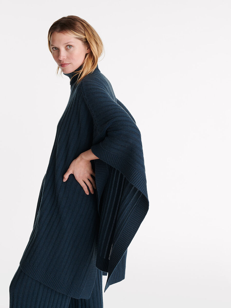 Magnifique Poncho Vista estándar NaN