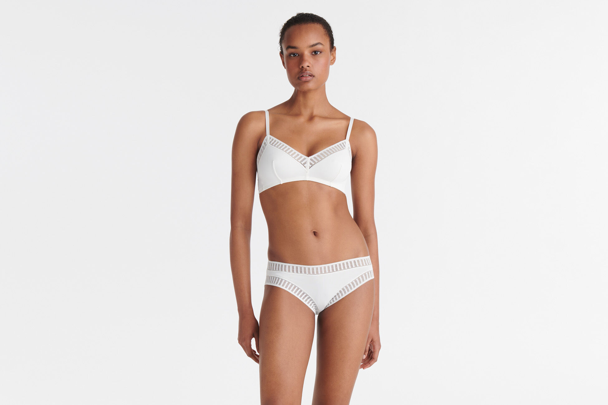 Madeleine graph Triangle bra standard view �