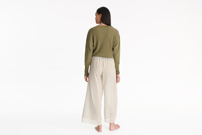 Savoureux Su&eacute;ter Vista est&aacute;ndar 3