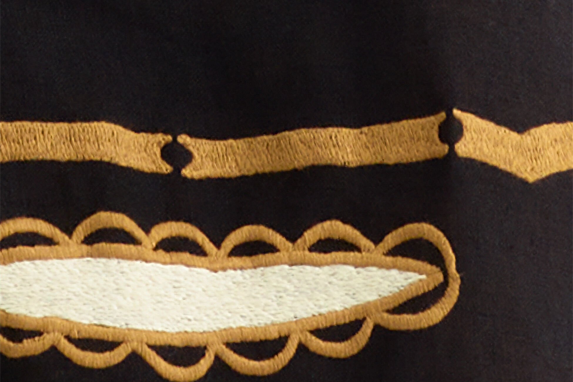 Ornement Langes Kleid Standardansicht NaN