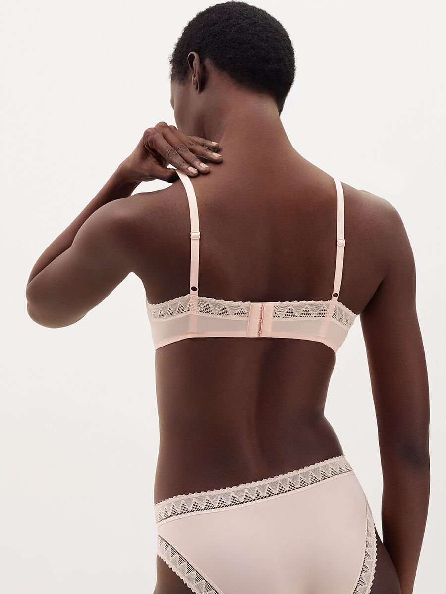 Softness Full-cup bra standard view 3 out of 5