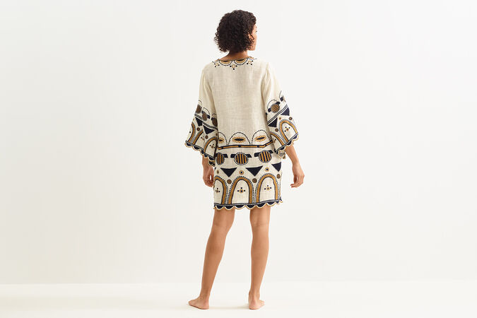 M&eacute;daillon Vestido corto Vista est&aacute;ndar 2