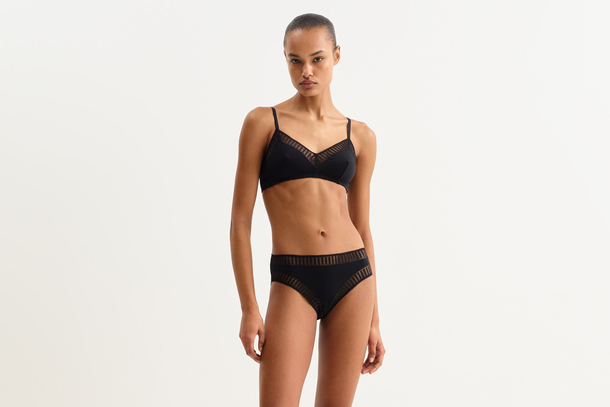 Madeleine graph Triangle bra standard view NaN
