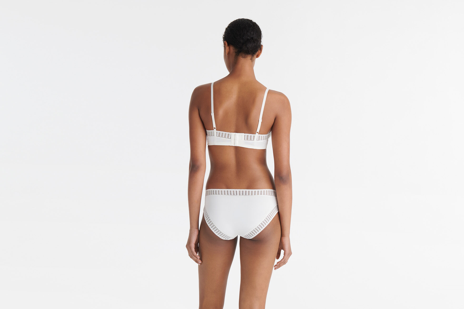 Madeleine graph Triangle bra standard view �