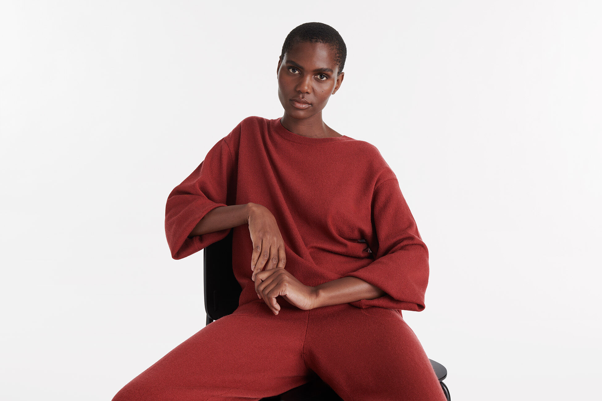Famous Sweater standard view �