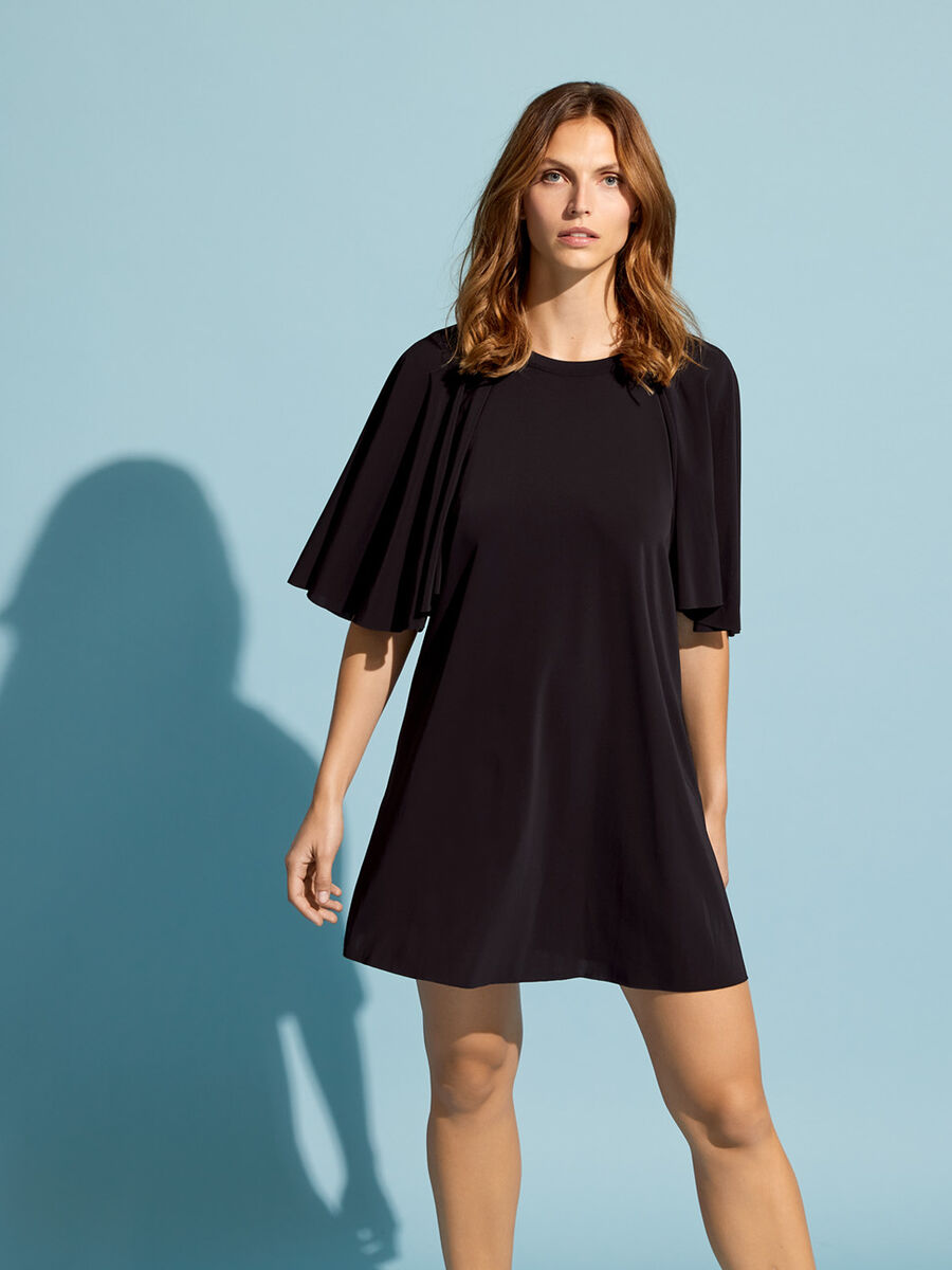 Lina Robe courte vue standard NaN