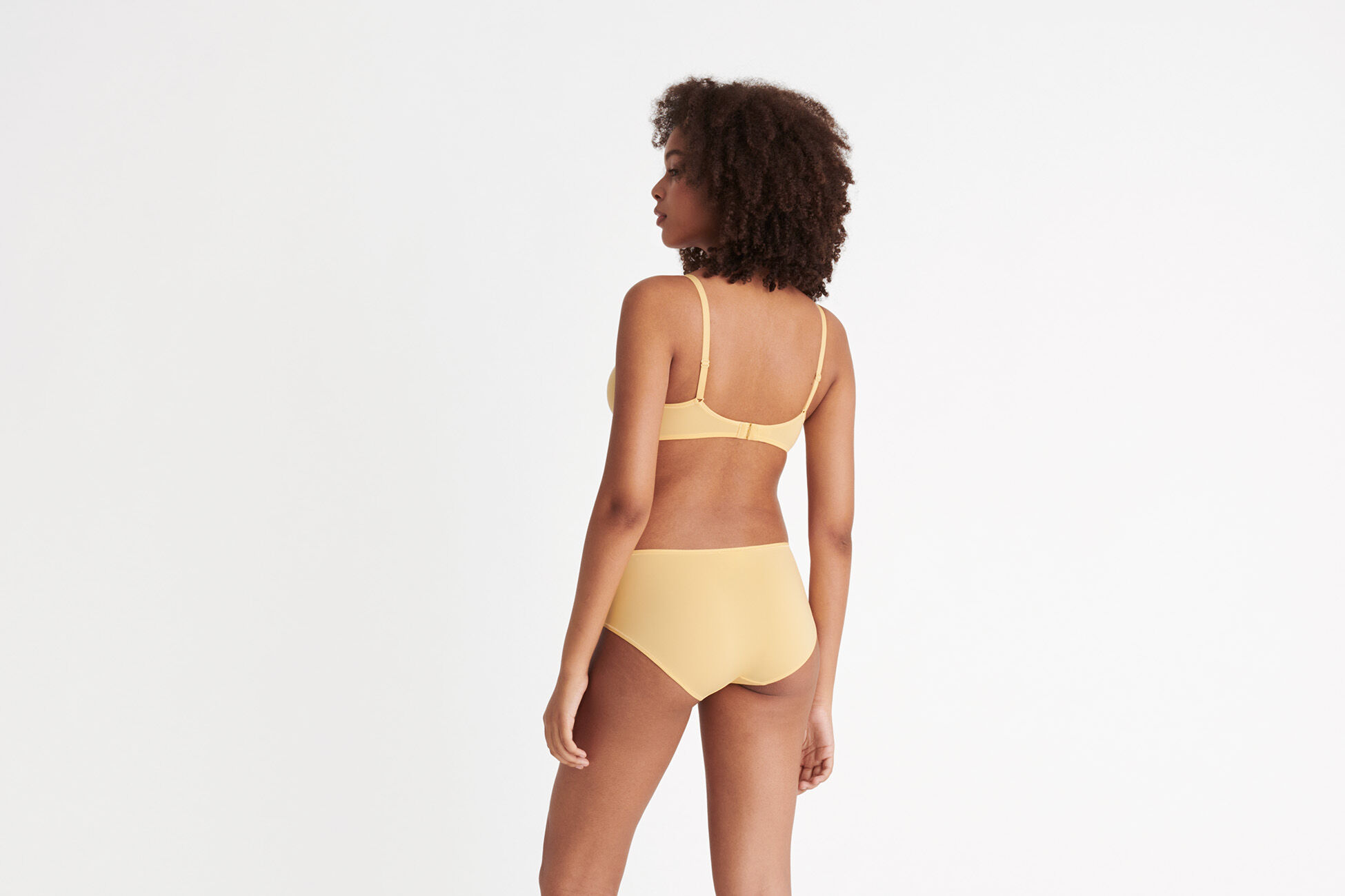 Monica soyeuse Shorty standard vista NaN