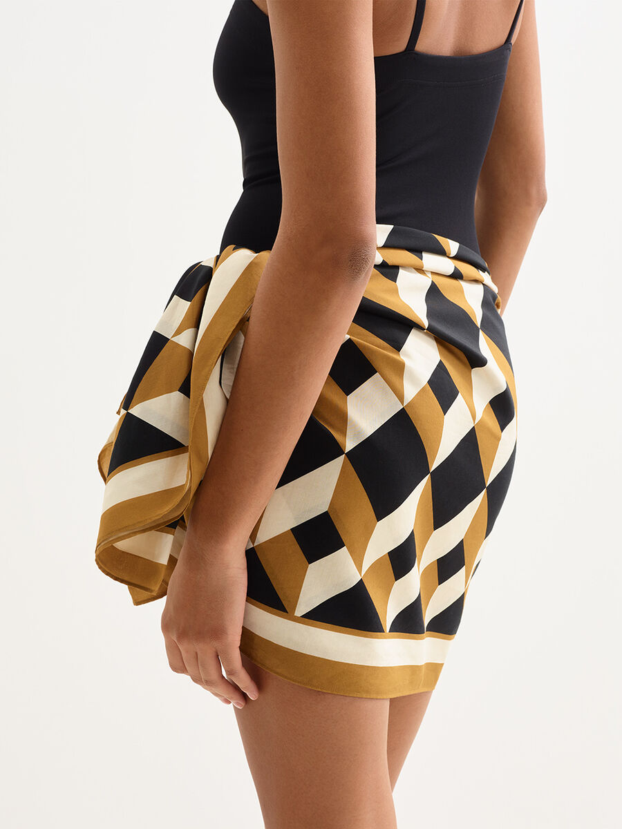 Vibration Sarong standard view �