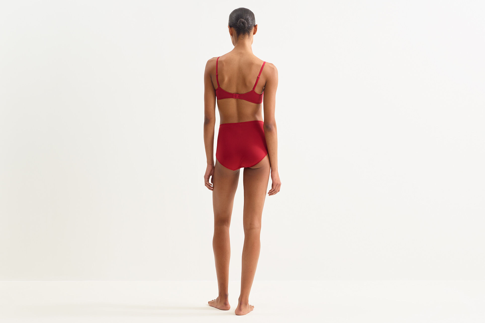 Lydia soyeuse Triangle vue standard NaN