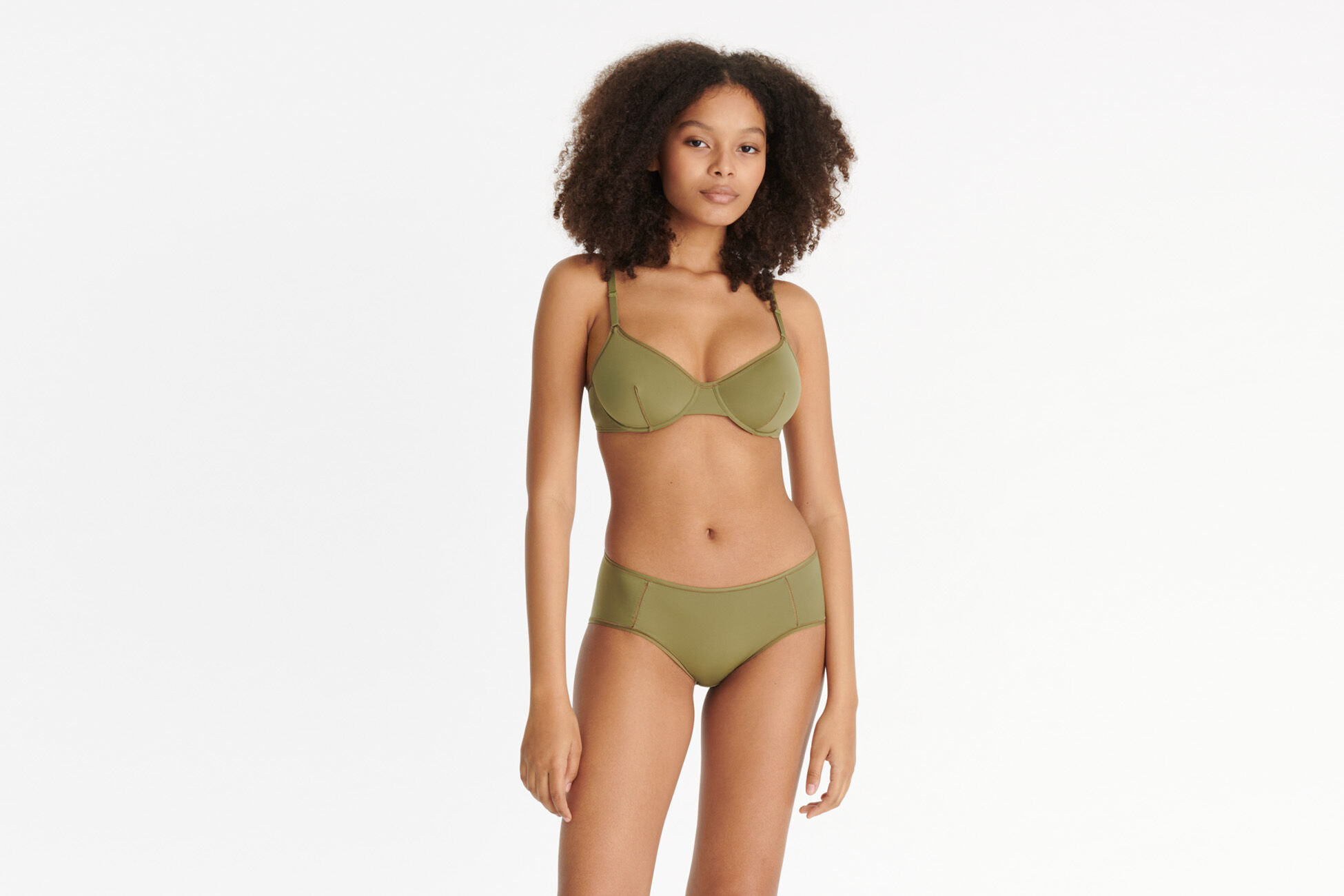 Monica soyeuse Shorty standard vista NaN