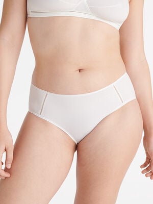 Monica soyeuse Shorty vue standard 2