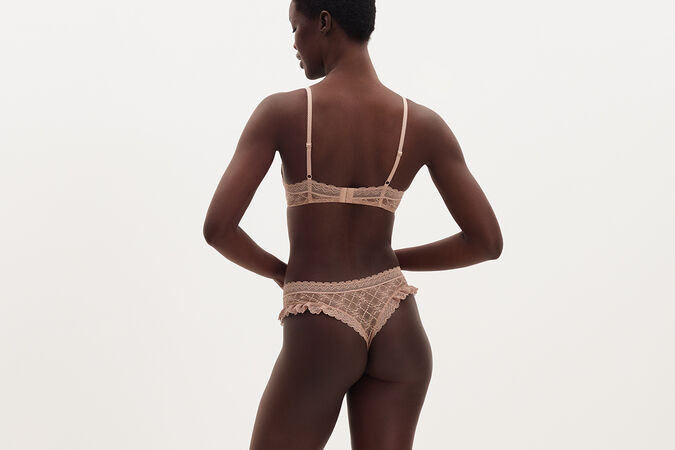Lili Tanga standard view 2 out of 4