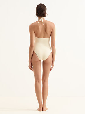 Harmony V-neckline standard view 2 out of 3