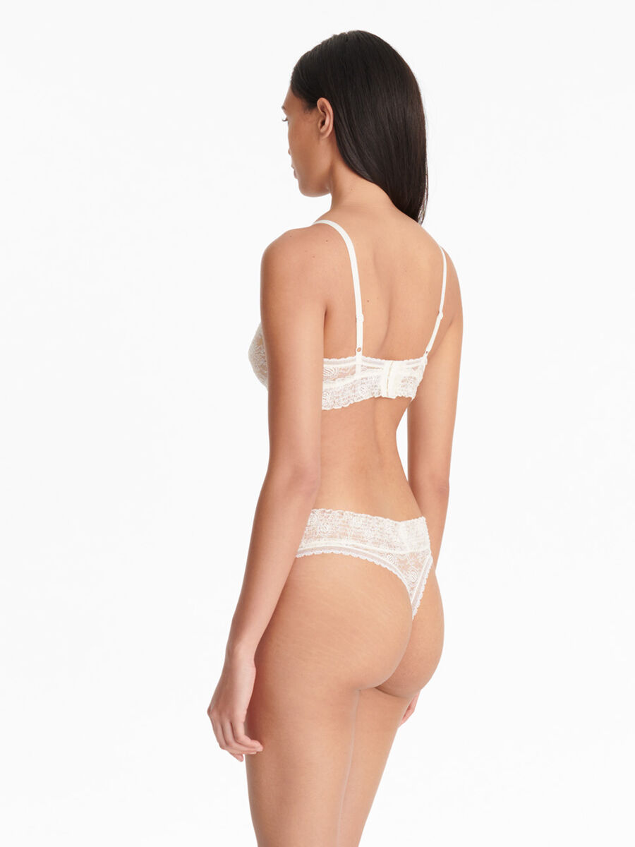 Ambre Tanga Vista est&aacute;ndar NaN