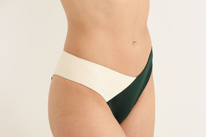 Dialogue High-cut briefs standard view 1