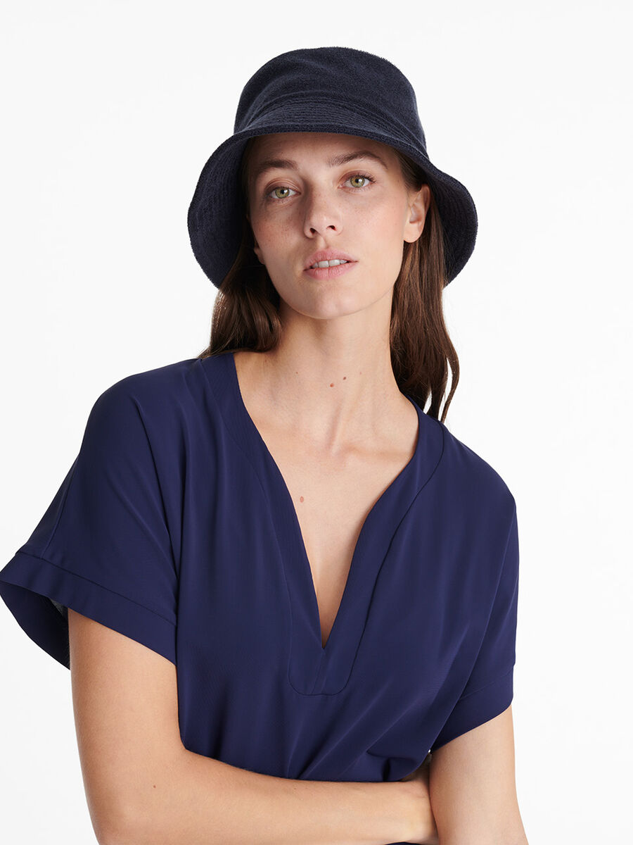 Emy Robe courte vue standard NaN