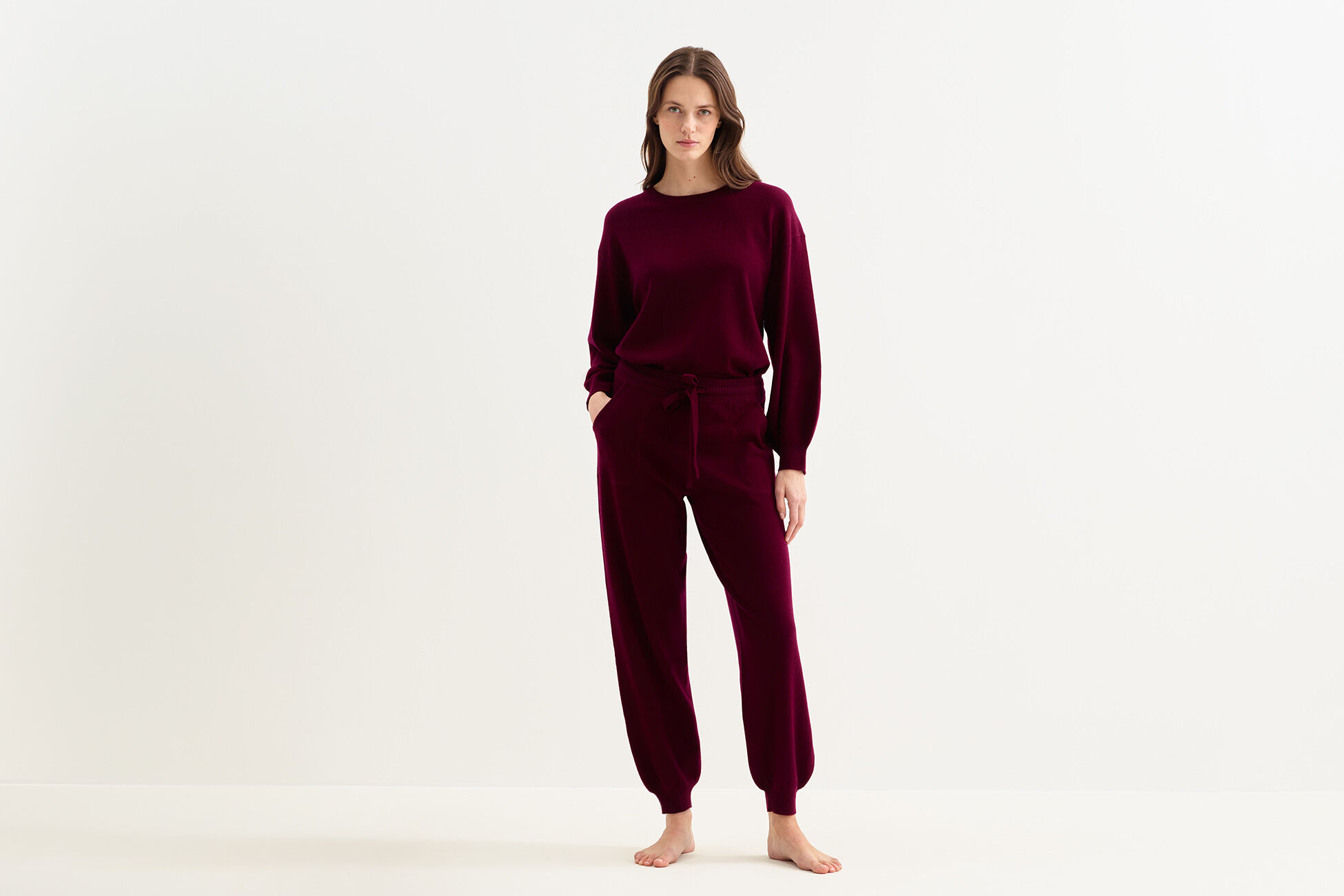Famous Sweater standard view NaN