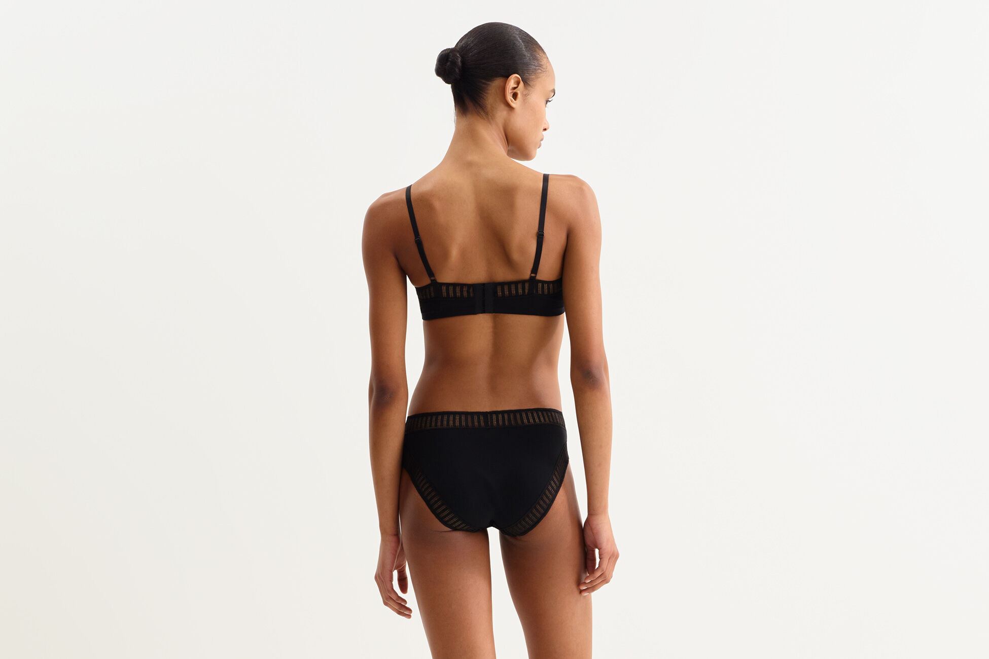 Madeleine graph Triangle bra standard view NaN