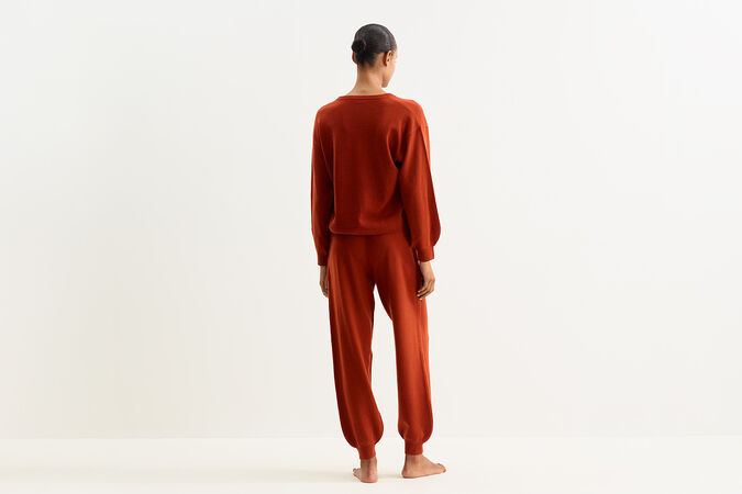 Famous Sweater standard view 2