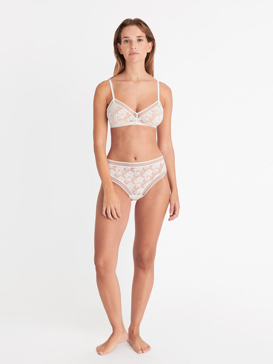 Ode Tanga standard view �