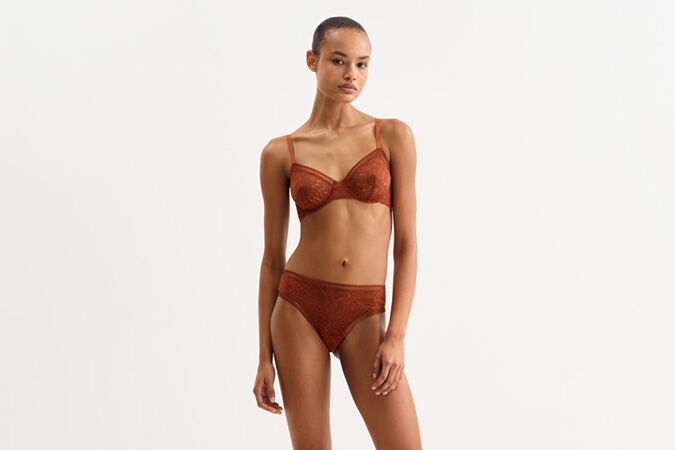 Cerise Full-cup bra standard view 1 out of 3