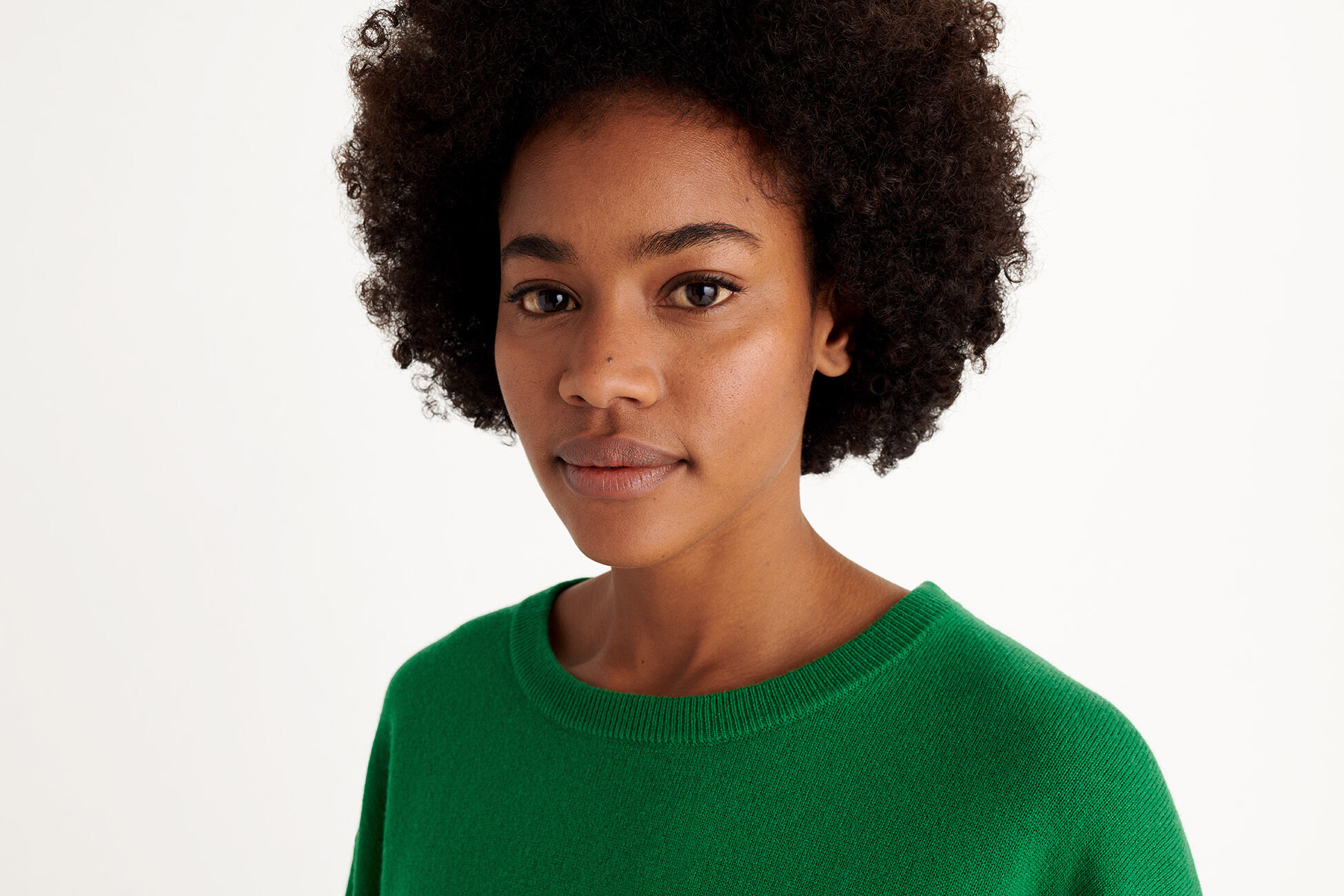 Famous Sweater standard view NaN