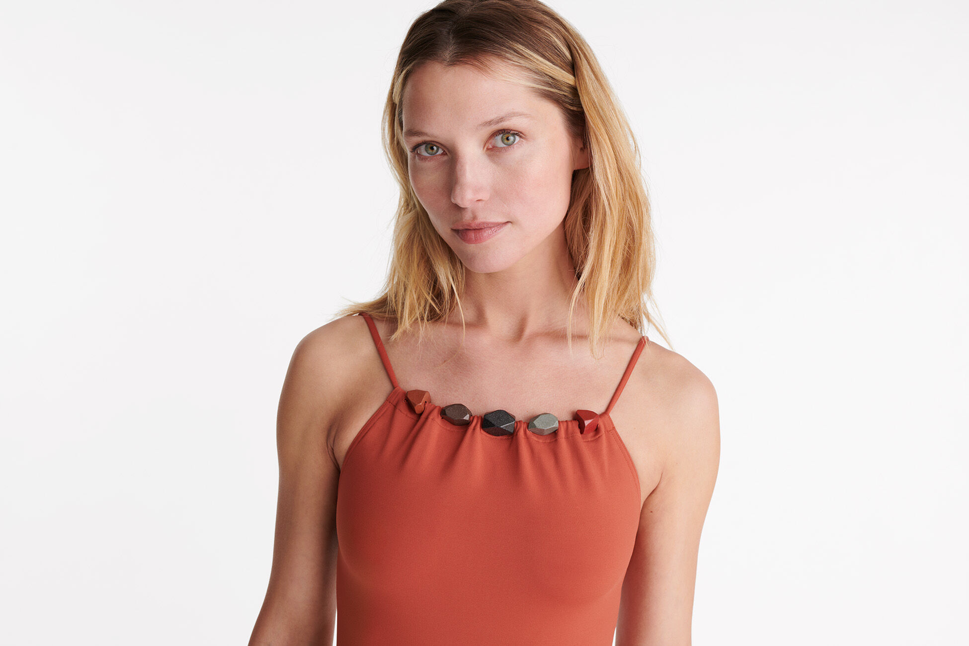 Venus Sophisticated one-piece standard view �
