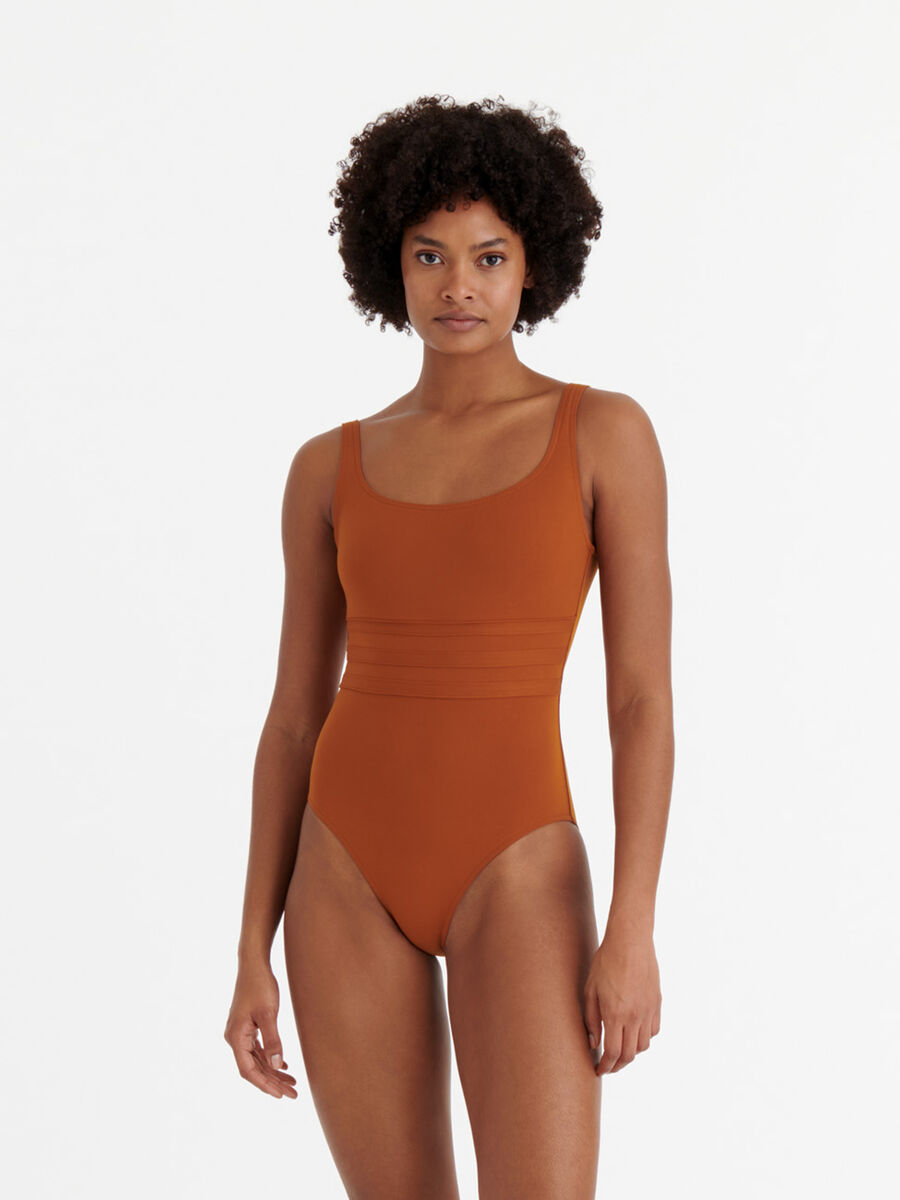 Asia Tank one-piece standard view NaN