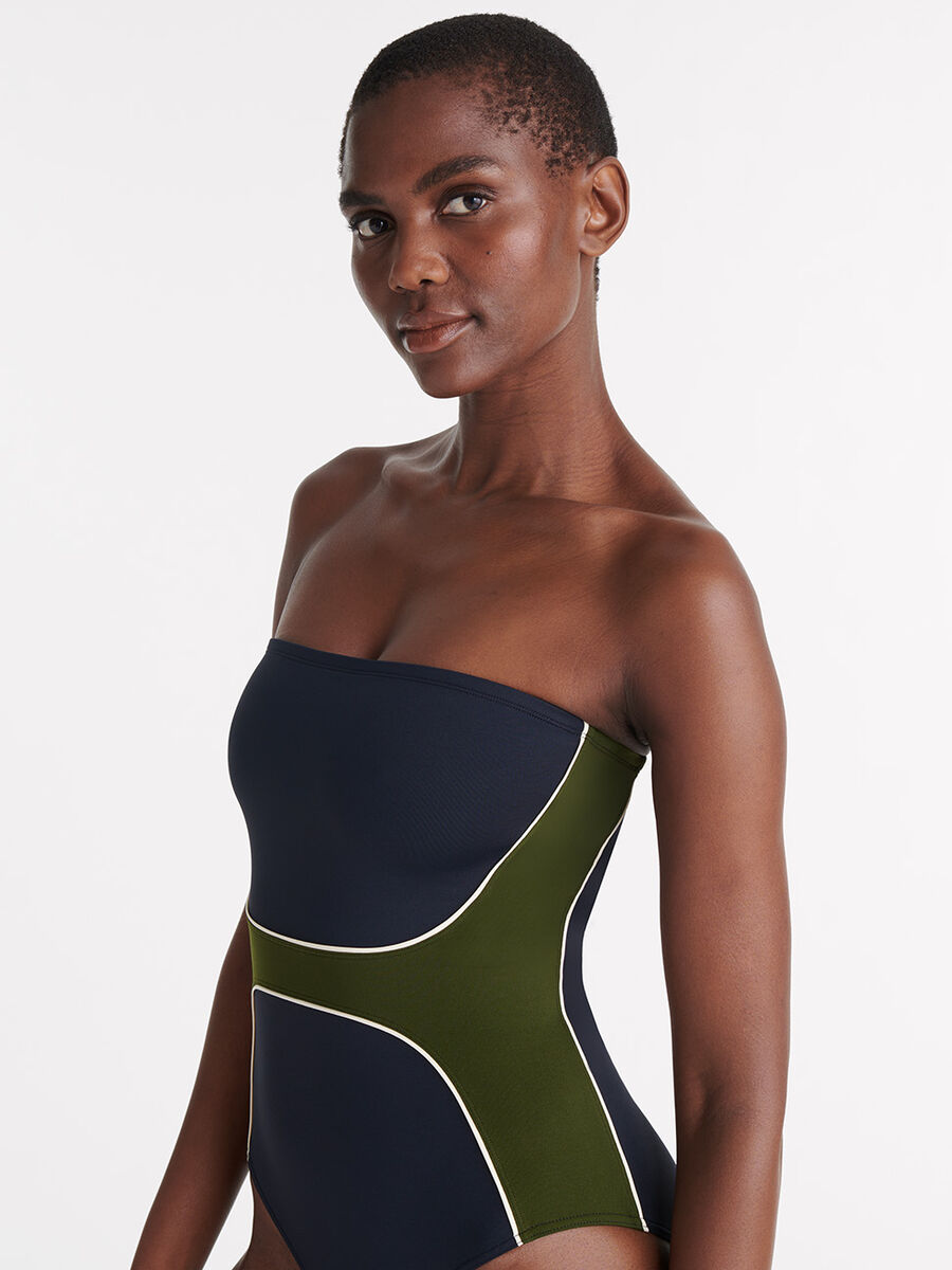 Championne Costume intero a bustino standard vista NaN