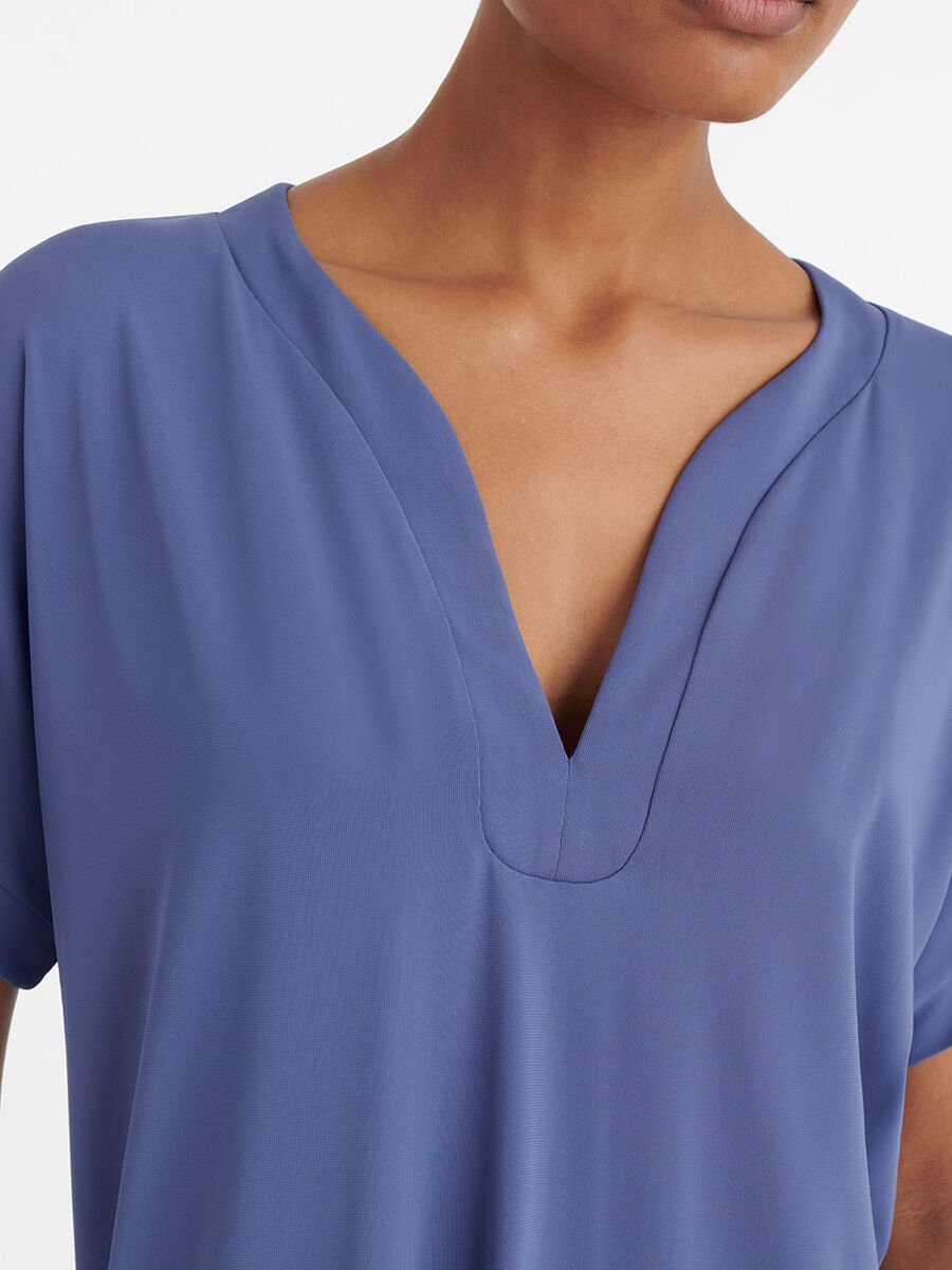 Emy Robe courte vue standard NaN