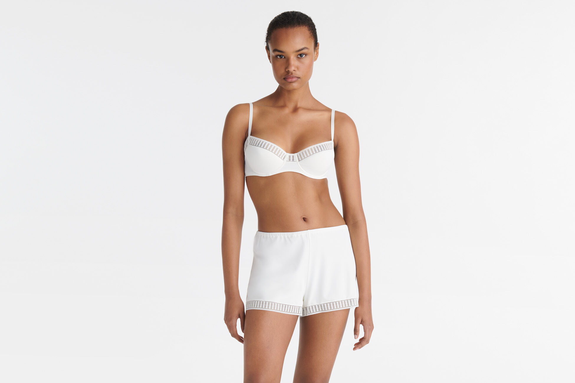 Sylvie graph Shorts standard view NaN