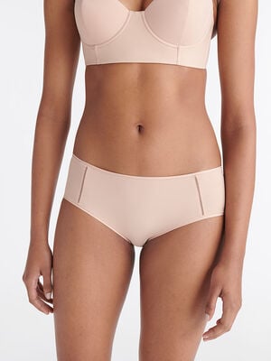 Monica soyeuse Shorty standard vista 1