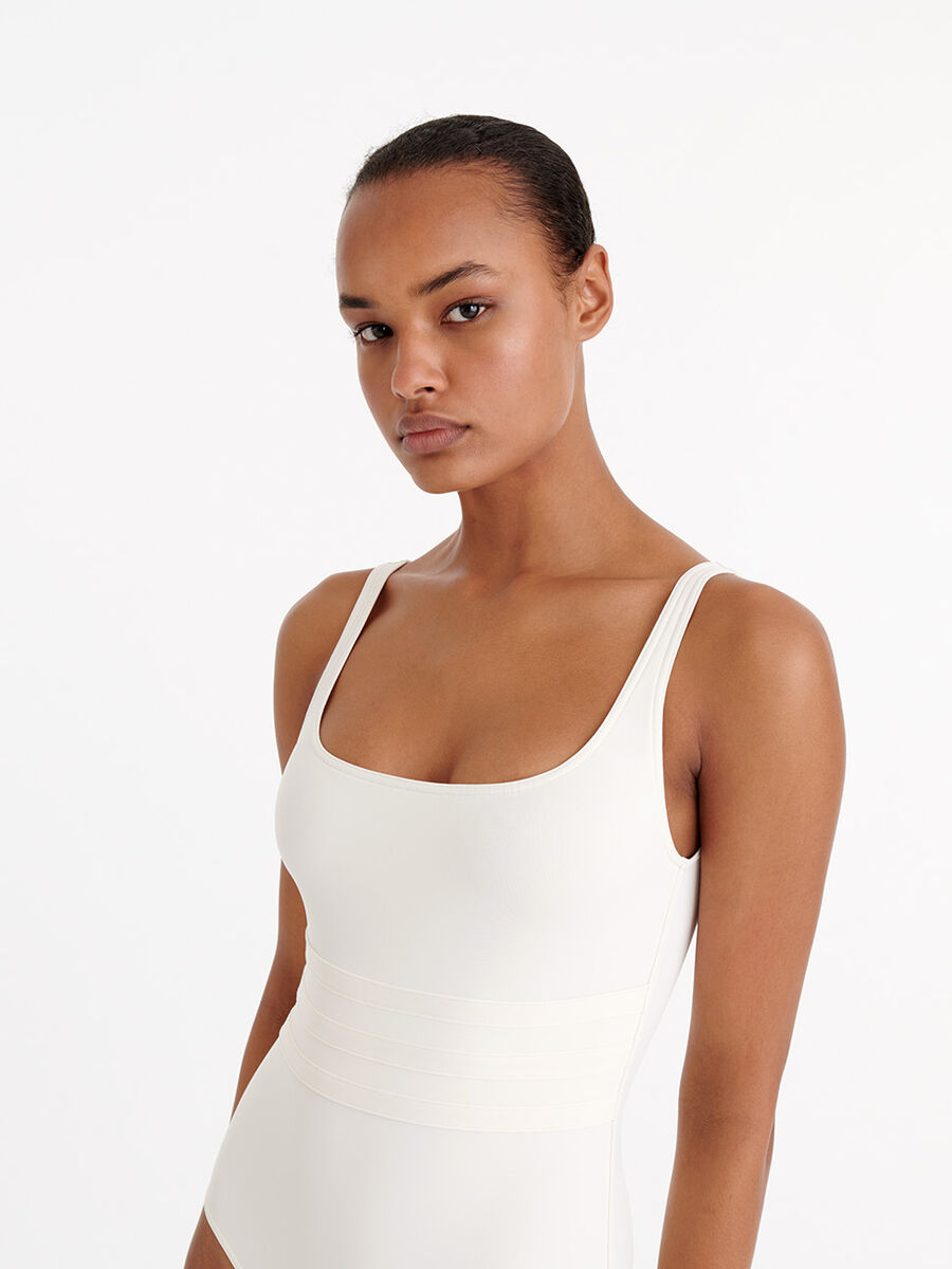 Asia Tank one-piece standard view �