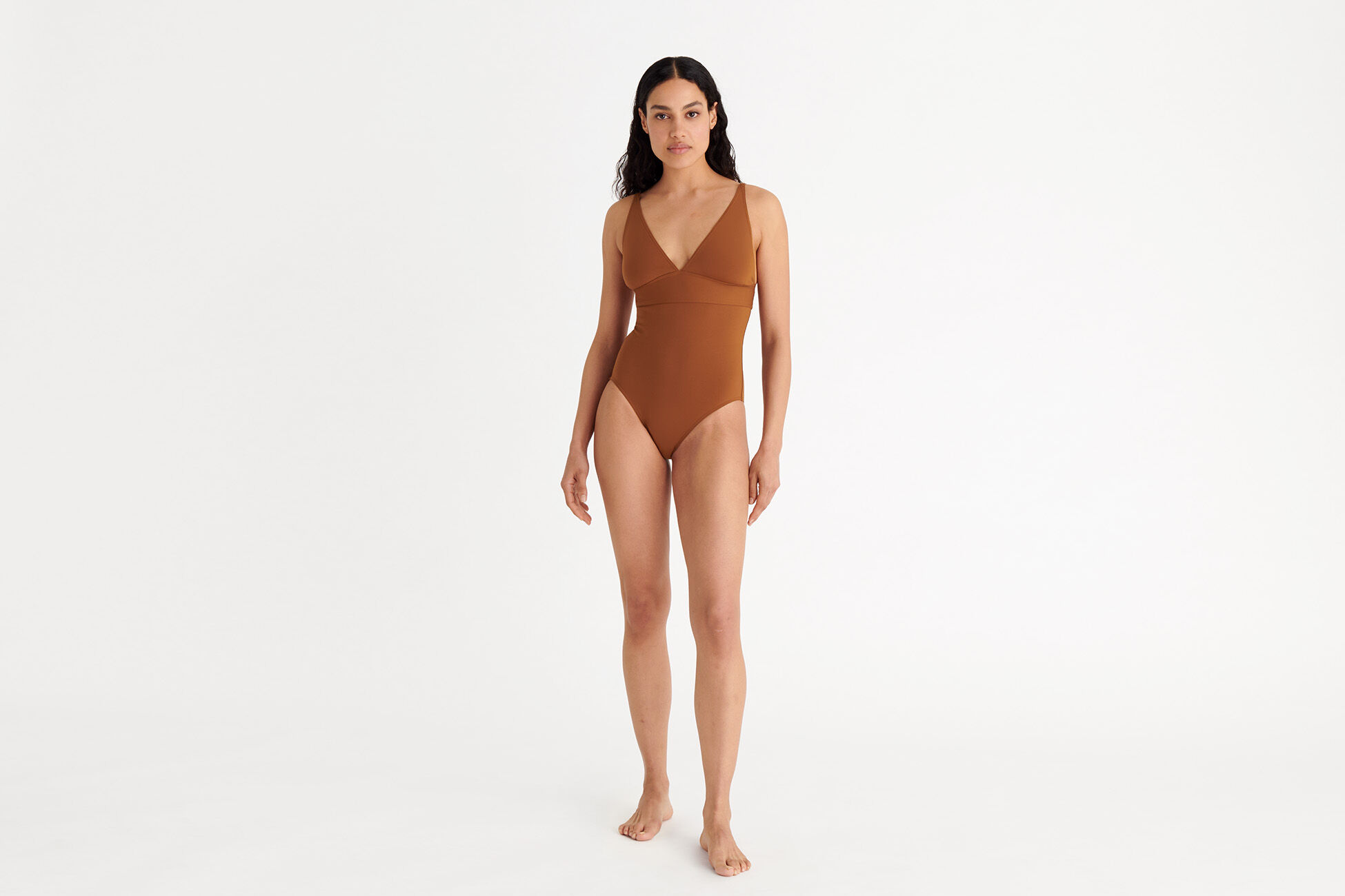 Larcin Triangle one-piece standard view NaN